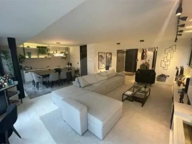Apartamento com 4 quartos à venda em Aclimação SP