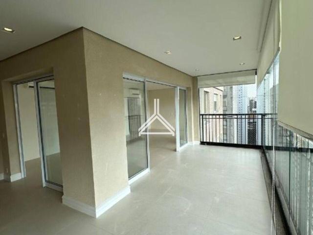 Apartamento com 4 quartos, 192 m²