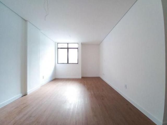 Apartamento com 4 suítes com amplo living, varanda gourmet e 3 vagas à venda, 199 m² por R$ 2.100.00
