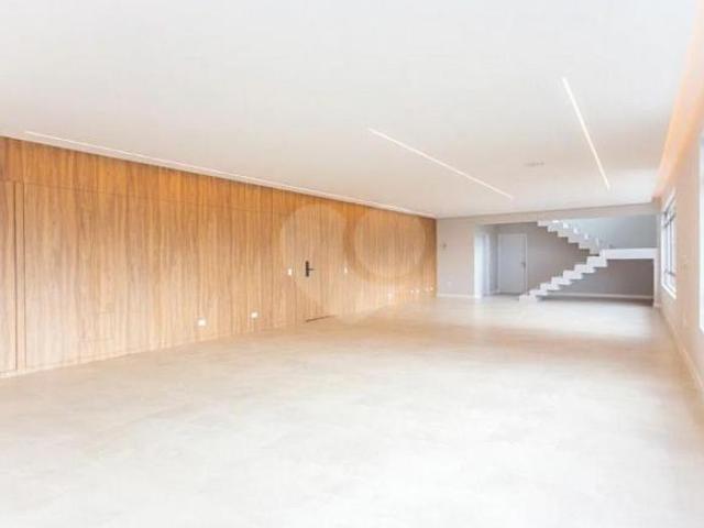 Apartamento com 545 m² e 4 quartos à venda em Bigorrilho