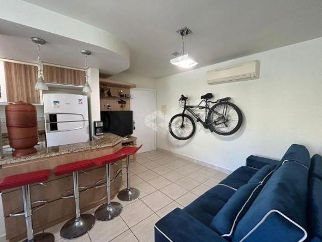 APARTAMENTO COM 55,36 m² PRIVATIVOS, 2 DORMITÓRIOS E 1 VAGA NO BAIRRO GUARUJÁ