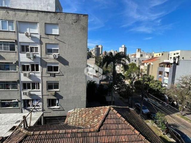 Apartamento com 61m², 2 dormitórios e 1 vaga à venda em Petrópolis Porto Alegre