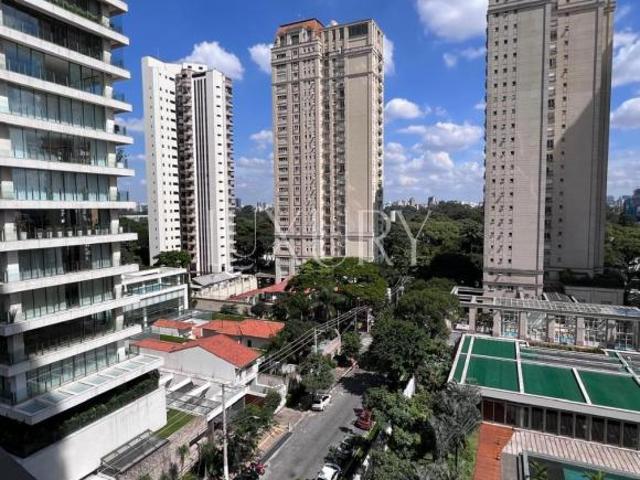 Apartamento com 632 m², 4 quartos sendo 4 suítes à venda no bairro Paraíso