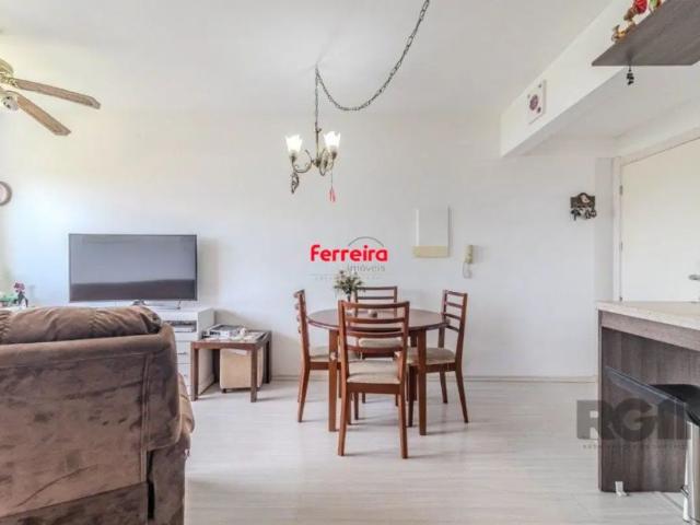 Apartamento com 75m², localizado no bairro São Sebastião em Porto Alegre/RS