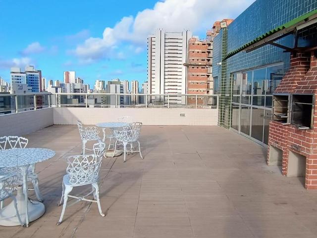 Apartamento Com Aproximadamente 70 m², Varanda, 2 Quartos, 2 Banheiros!