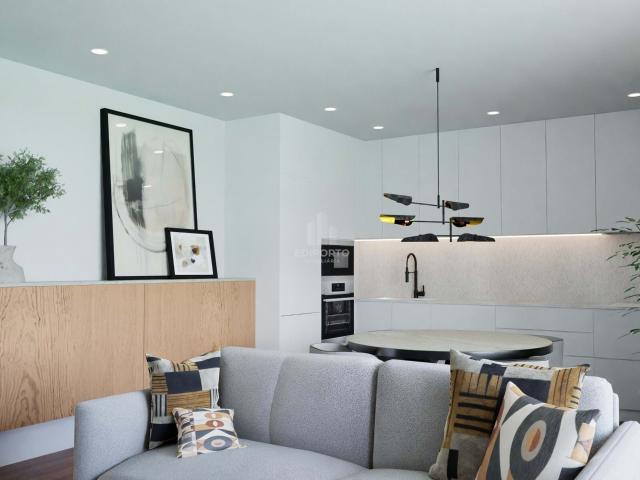 Apartamento com áreas amplas e luminosas, superiores ao habitual no mercado em Grijó Vila Nova de Gaia