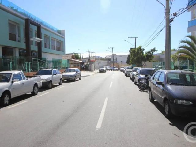Apartamento com excelente localização no bairro Trindade, em Florianópolis
