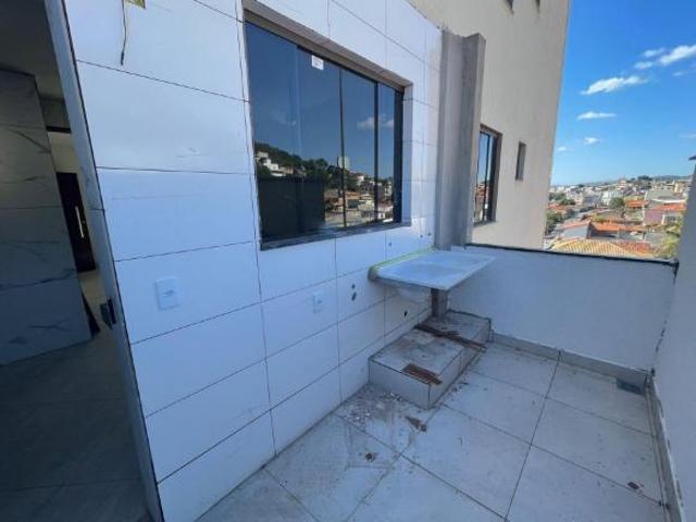 Apartamento com ótima área lateral no Bairro Morro do Sol