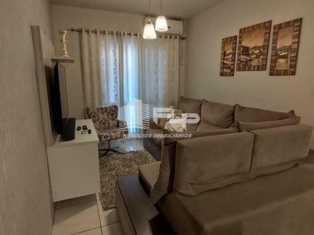 APARTAMENTO COM ÓTIMA LOCALIZAÇÃO NO CENTRO