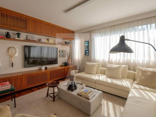 Apartamento com localização incrível para venda no Jardim Europa