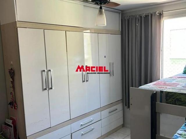 Apartamento com móveis planejados