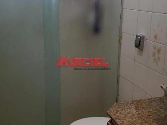 APARTAMENTO COM SACADA PARA VILA EMA