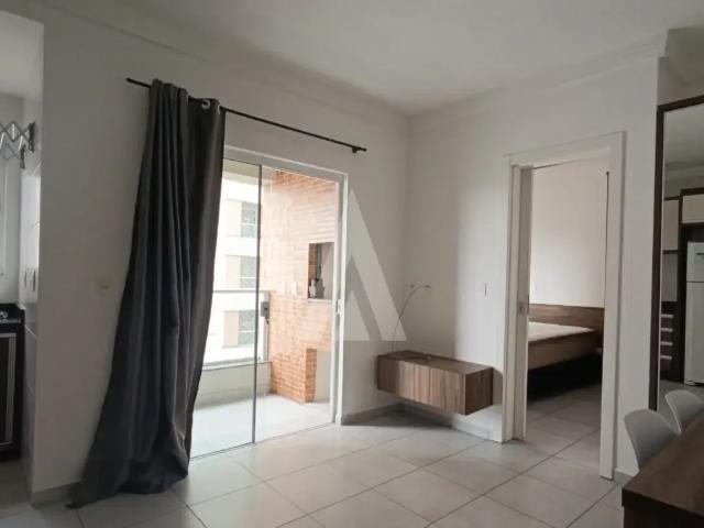 Apartamento com suíte e sacada com churrasqueira no Bucarein