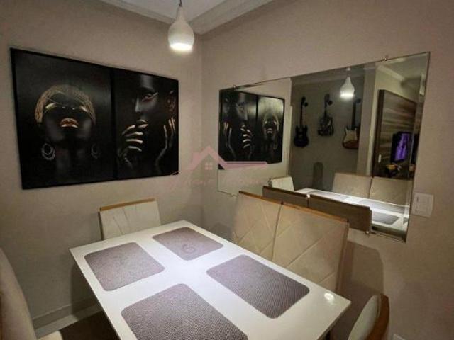 Apartamento com suíte, planejados e ar condicionado avalia permuta