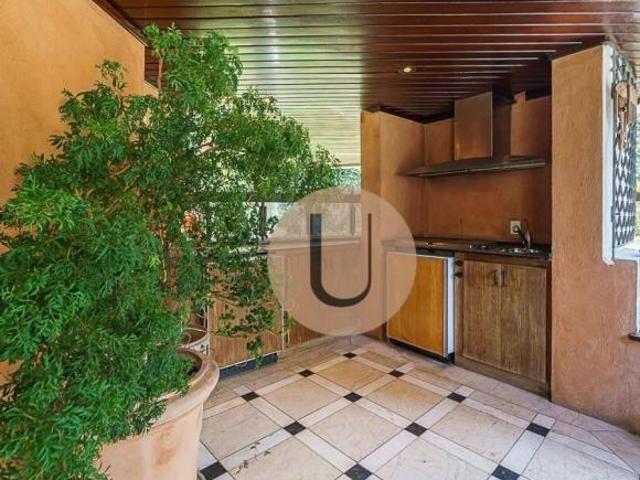 Apartamento com piscina privativa! 4 suítes, 4 vagas! Morumbi!