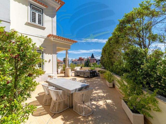Apartamento com terraço privativo de 119 m² e vista mar 165m² Cascais e Estoril