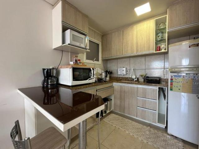 Apartamento com três dormitórios sendo um suíte no bairro Primeiro de Maio