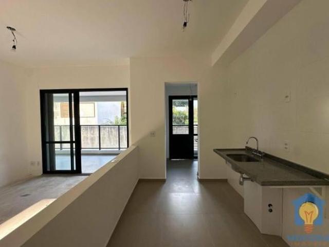 Apartamento com três suítes, na Granja Viana!