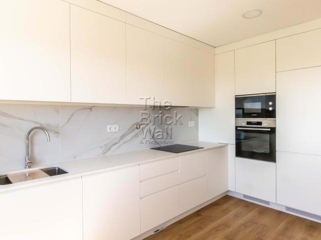 Apartamento com uma excelente vista e parq. para 1 carro no Bom Sucesso, Alverca do Ribatejo