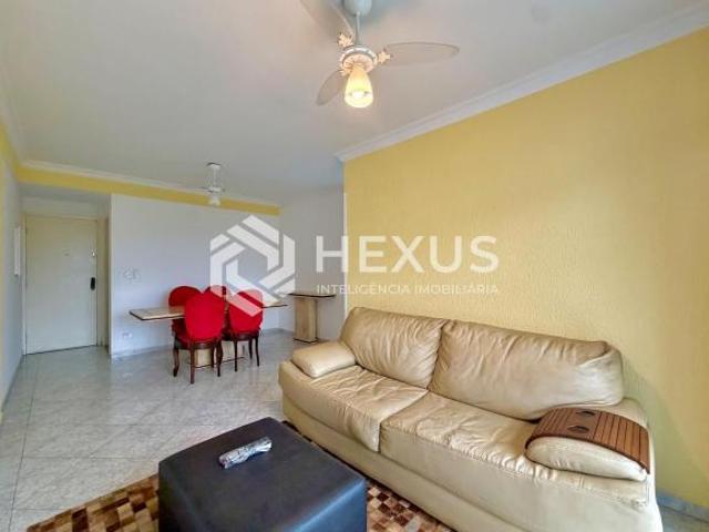 Apartamento com varanda e lazer a 500m da praia no Jardim Astúrias, Guarujá