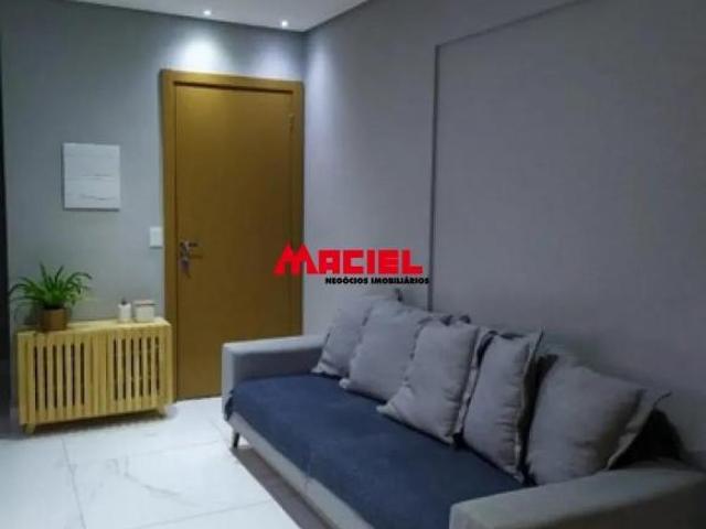 APARTAMENTO COM VARANDA GOURMET, EM EXCELENTE LOCALIZAÇÃO