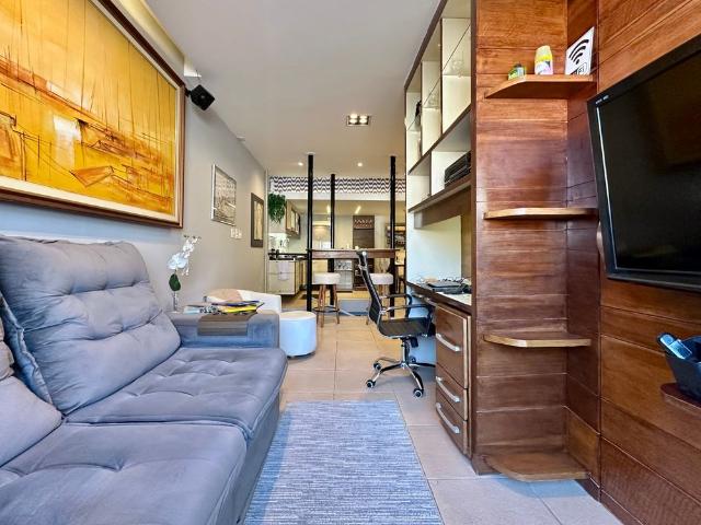Apartamento com varanda para alugar em Ipanema