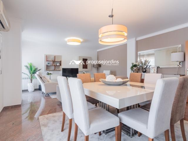 Apartamento com vista castelo para arrendamento