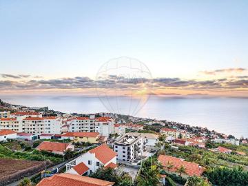 Apartamento com Vista Mar e Acabamentos de Luxo Estilo 52m² Caniço