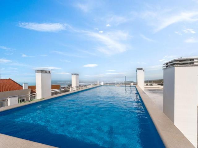 Apartamento com vista mar, piscina e estacionamento na Nazar. 102m² Nazaré