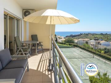 Apartamento com vista mar, terraço e 2 piscinas