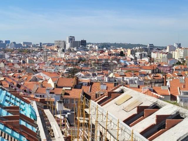 Apartamento com vista num condomínio com Jardim e piscina Arroios