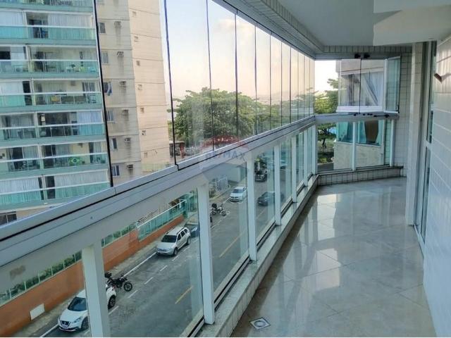 Apartamento com vista para o mar – conforto, elegância e localização privilegiada!