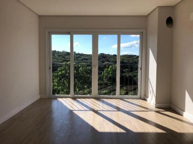 APARTAMENTO COM VISTA PARA O BOSQUE EM GRAMADO