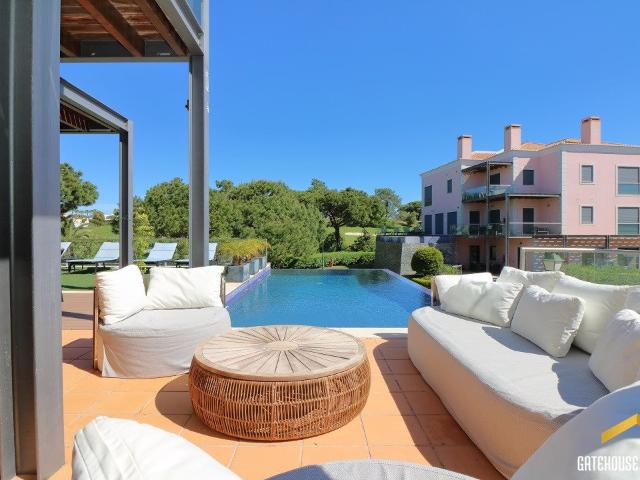 Apartamento com vista para o golf, 3 quartos, com piscina em. 153m² Almancil