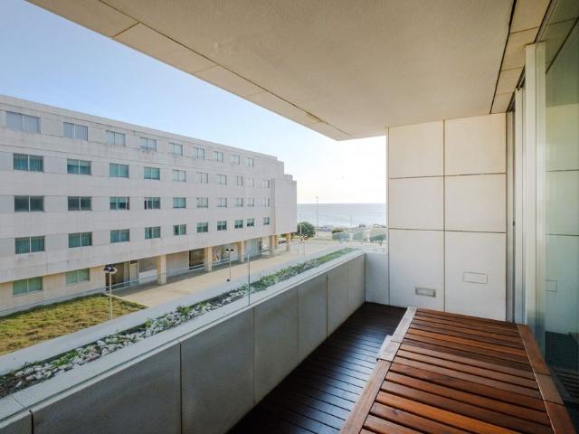 Apartamento com vistas mar para arrendamento em Leça da Palmeira