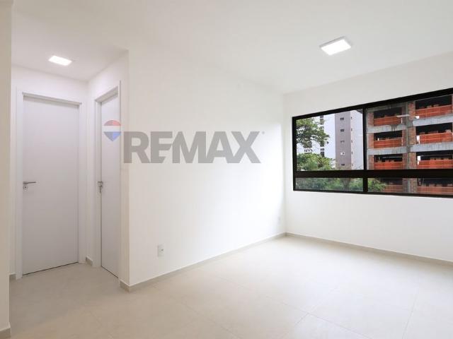 Apartamento compacto de 31m com 1 quarto, 1 sala, 1 wc, cozinha e área de serviços. 1 Vaga de garagem rotativa e lazer completo