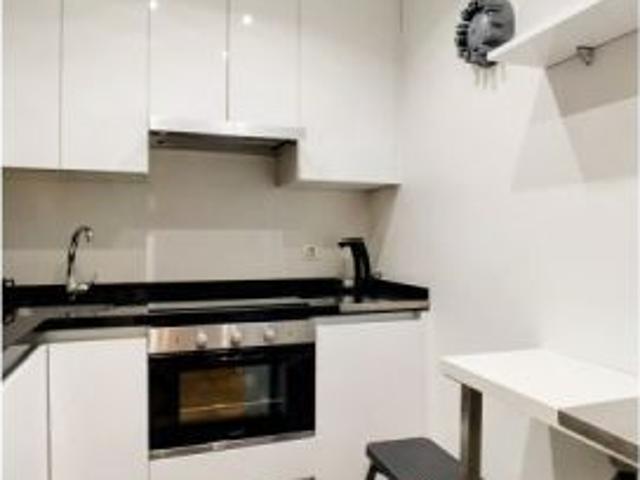 Apartamento contemporáneo de 2 dormitorios y 2 baños en alquiler cerca de Prado y Retiro