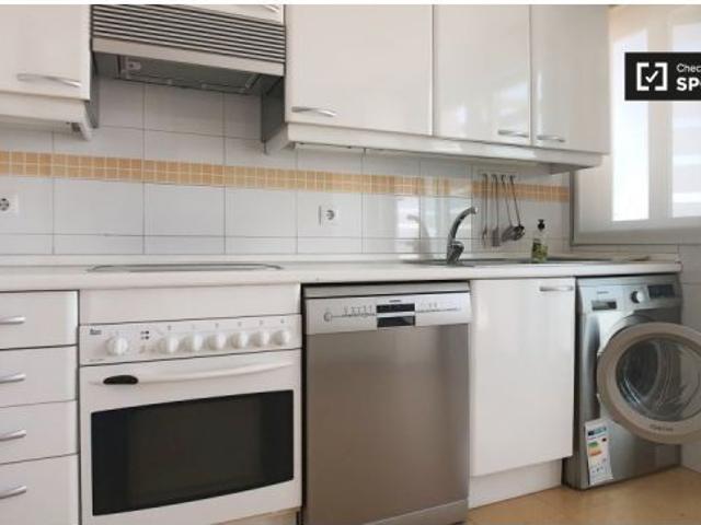 Apartamento contemporáneo de 2 habitaciones en alquiler en Villaverde