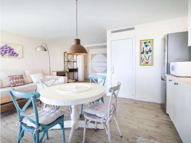 Apartamento con 3 dormitorios y vistas al mar en Palmanova