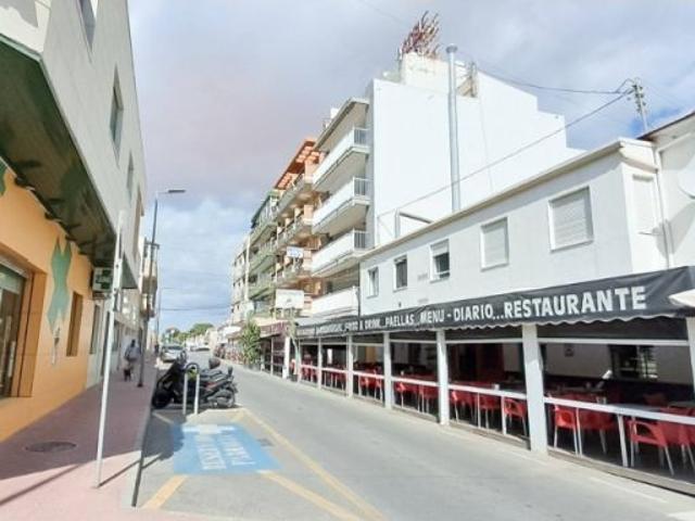 APARTAMENTO CON 3 DORMITORIOS Y 2 BAÑOS SOLO A 80 METROS DE LA PLAYA