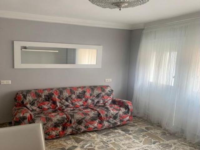 Apartamento con 3 dormitorios en calle Zafiro 11, Alicante