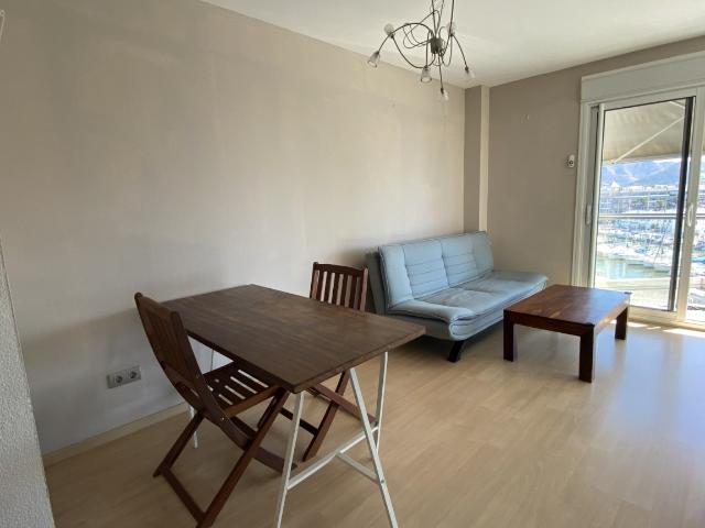 Apartamento con 1 dormitorio, y plaza de parking en zona residencial con piscina comunitaria