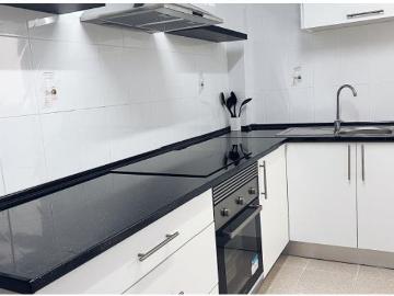Apartamento con 2 dormitorios, 1 baño, 350 m. de la playa