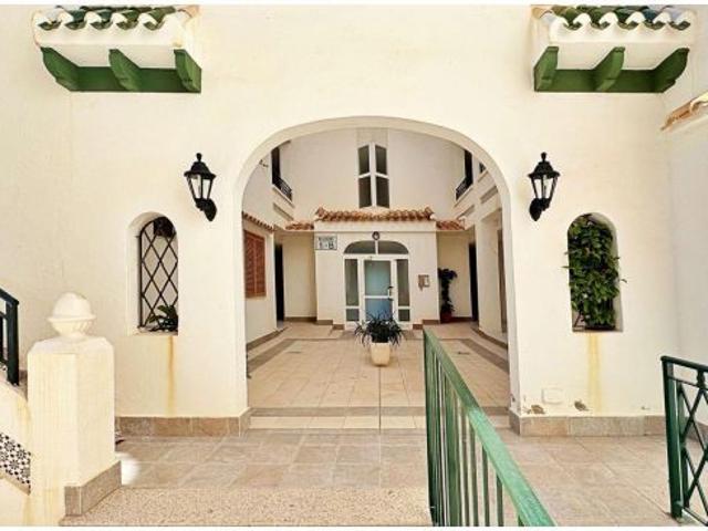 APARTAMENTO CON AMPLIA TERRAZA Y PISCINA COMUNITARIA Y GARAJE INCLUIDO EN LA MATA. 1 DORM. 1 BAÑO. 4