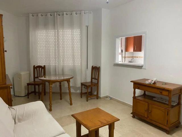 Apartamento con ascensor en alquiler en Calle Conde de Cárdenas