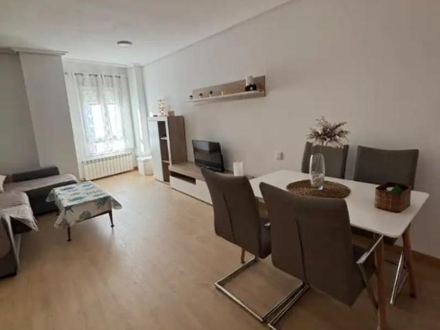 Apartamento con ascensor en alquiler en Calle Rosalía de Castro