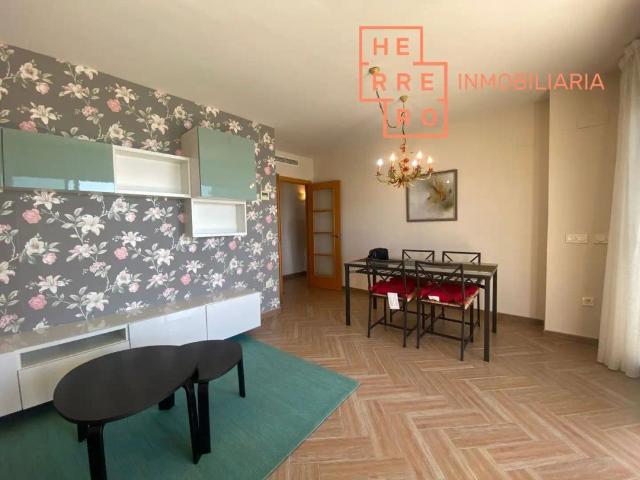 Apartamento con ascensor en alquiler en de la Concha 9