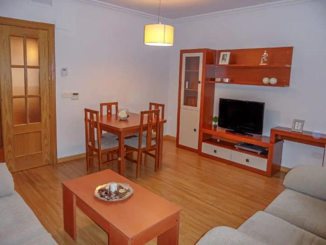 Apartamento con ascensor en alquiler en Linarejos