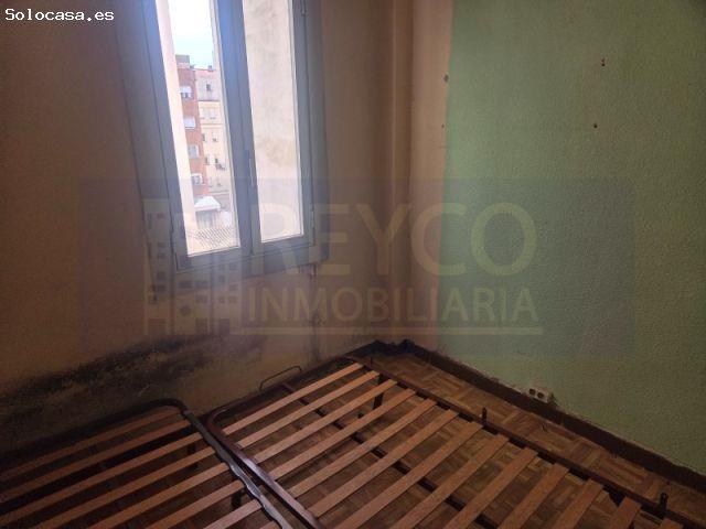 APARTAMENTO CON ASCENSOR PARA REFORMAR COMPLETAMENTE