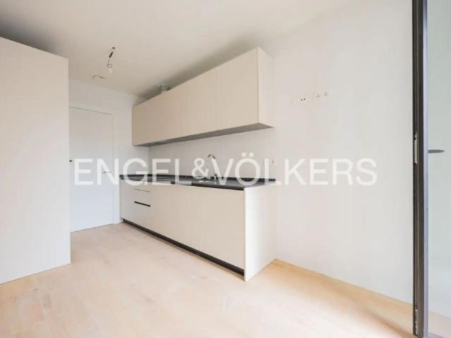 Apartamento con balcón en alquiler en Abando Albia